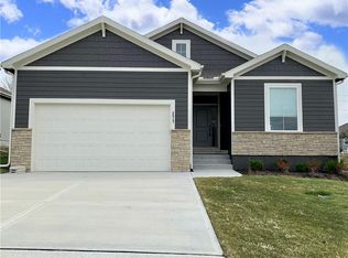 4517 SW Robinson Dr, Lees Summit, MO 64083