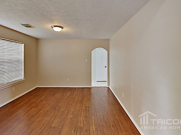 3rd image of 5419 Trail Timbers Dr