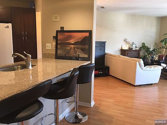 5th image of 1528 Westgate Dr #1528
