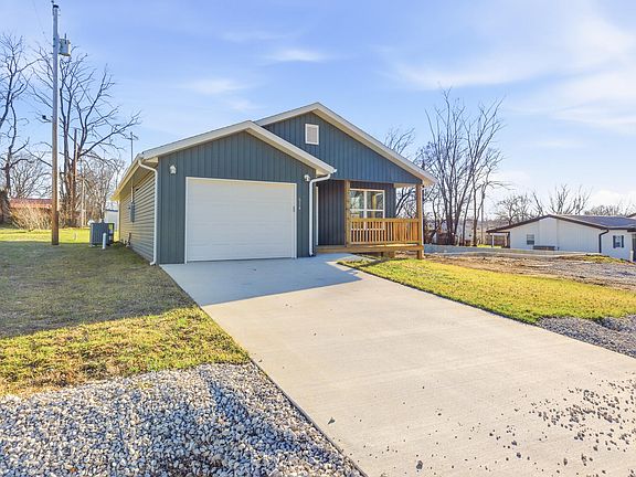 3rd image of 614 W Stanley Street