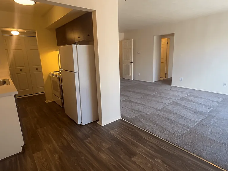 Knottingham Apartments — Photo 47