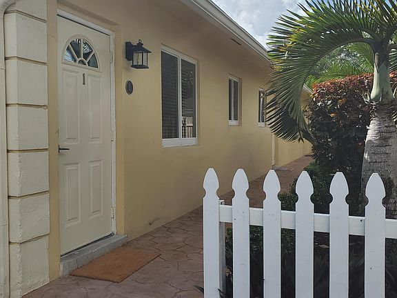 2nd image of 818 Tequesta St APT 1