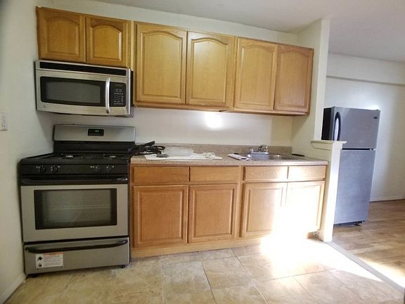 2nd image of 490 New York Ave APT 4C