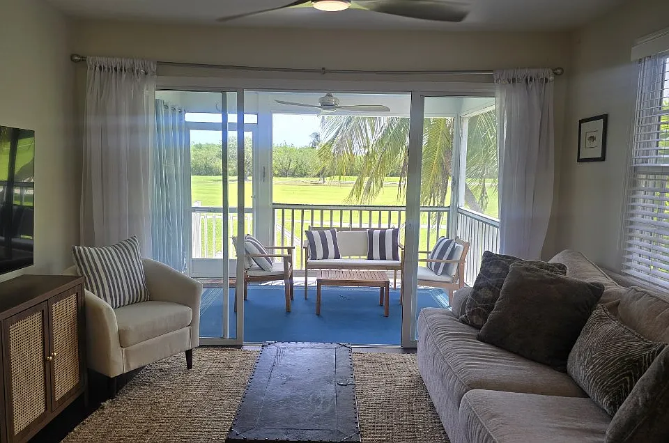 105 Golf Club Dr