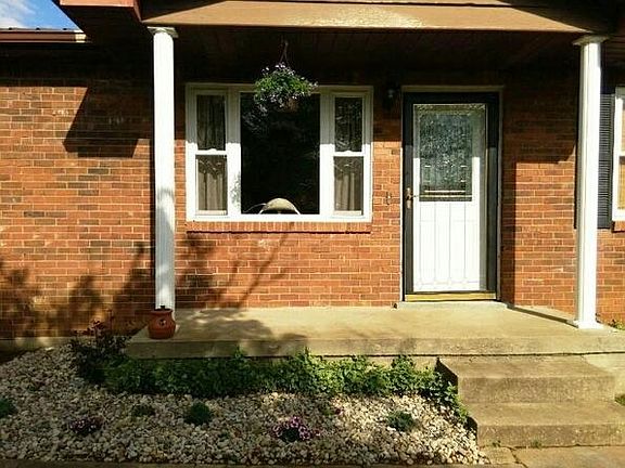 3rd image of 104 Lavon Ave