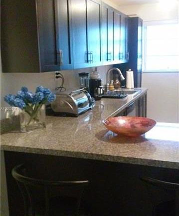 5th image of 1446 Ocean Dr APT 14