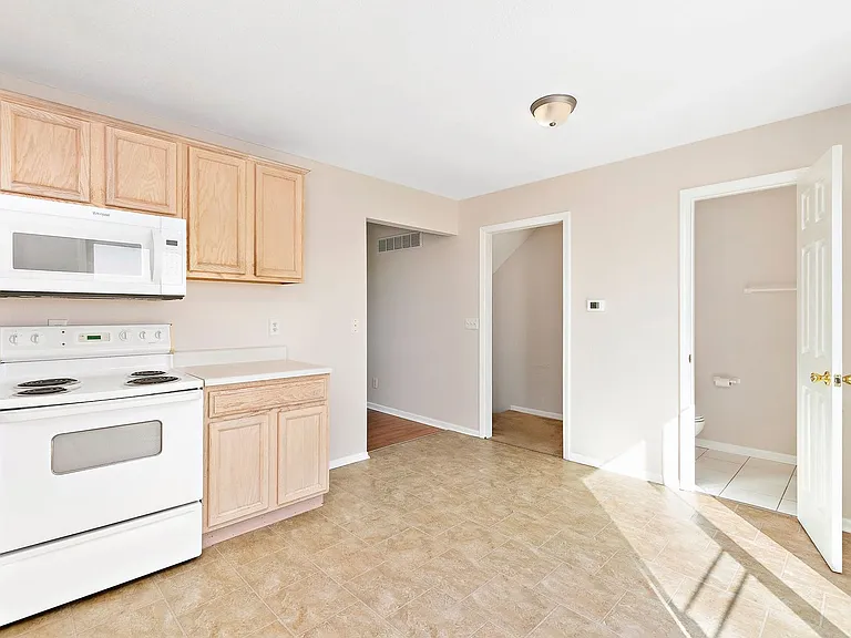 Windsor Townhomes Community — Photo 27