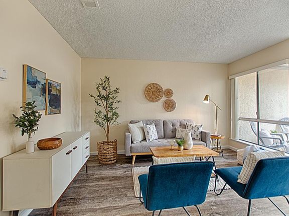 3rd image of 106 Palo Verde Ter