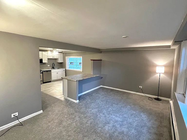 5720 W Higgins Ave #G — Photo 2