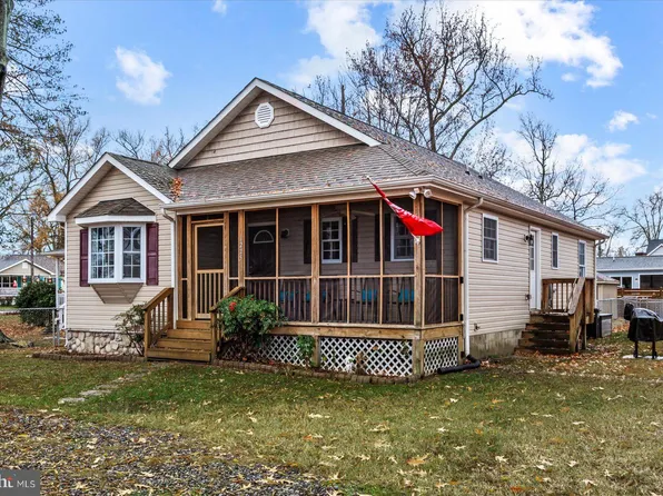 1225 Lossing Ave, Colonial Beach, VA 22443