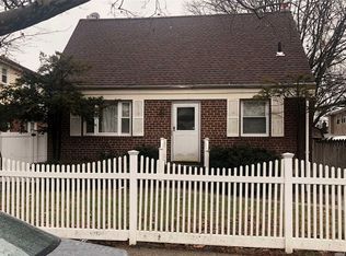 25307 Memphis Ave, Rosedale, NY 11422