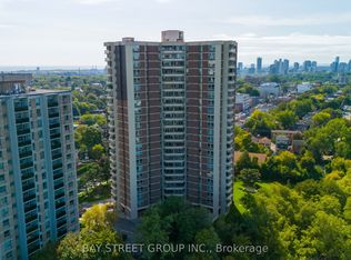 980 Broadview Ave #403, Toronto, ON M4K3Y1