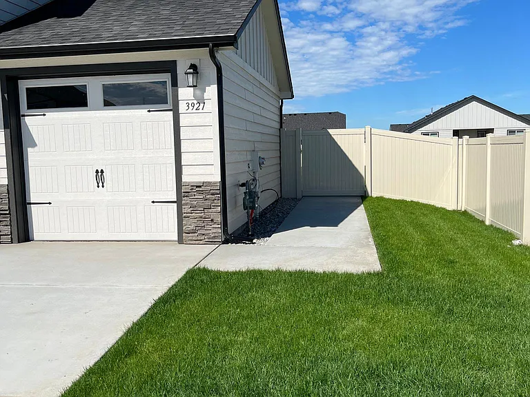 3921 Lynn St — Photo 20