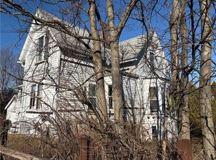 351 County Rd, Barrington, RI 02806