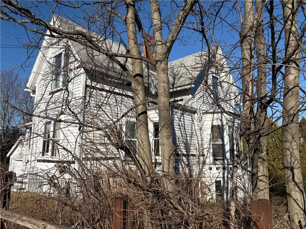 351 County Rd, Barrington, RI 02806