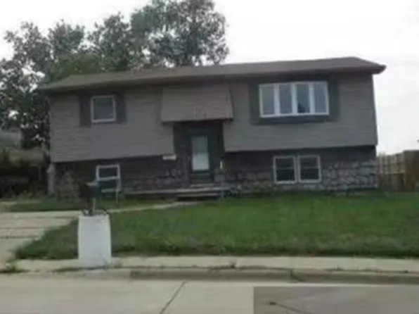 711 Laframboise Dr, Fort Pierre, SD 57532