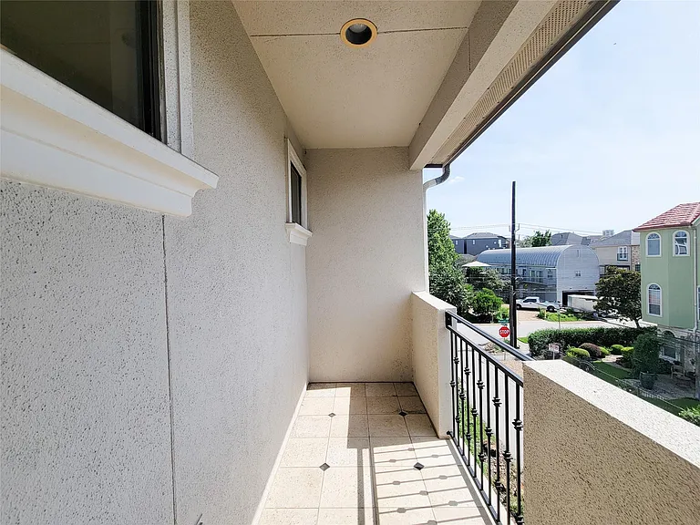 604 Reinerman St — Photo 37