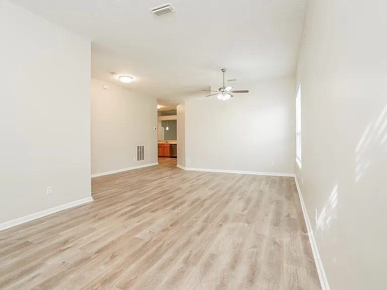 195 Dover Bluff Dr — Photo 9