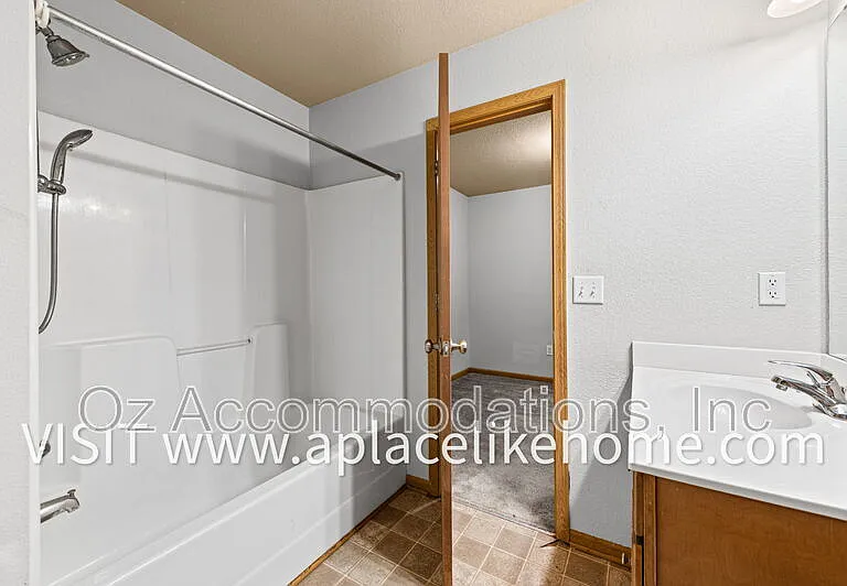 3300 N 103rd Pl — Photo 22