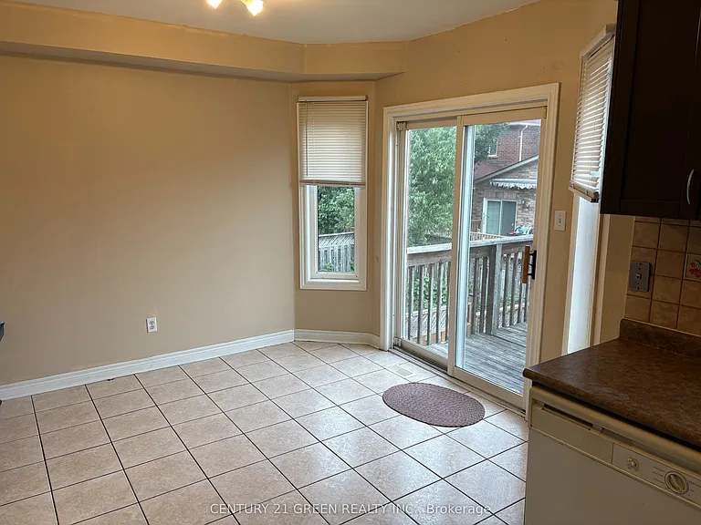 598 Dolly Bird Ln #UPPER — Photo 11