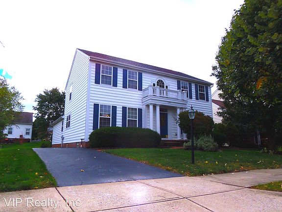 3rd image of 255 Stamford Dr
