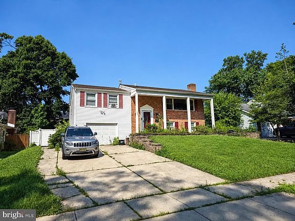 3rd image of 103 Niagara Ln