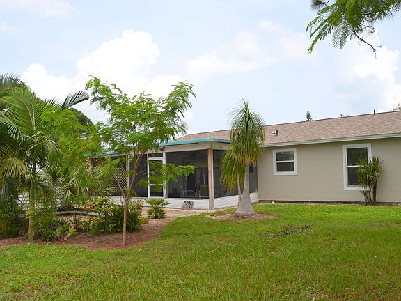 2nd image of 348 NW Hibiscus Street
