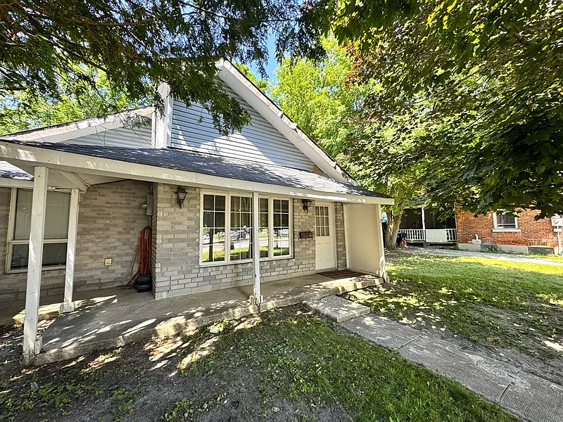 22 McDonald St