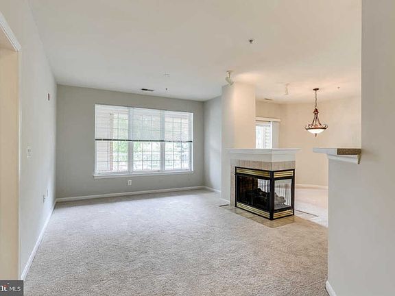 5th image of 400 Symphony Cir #104J