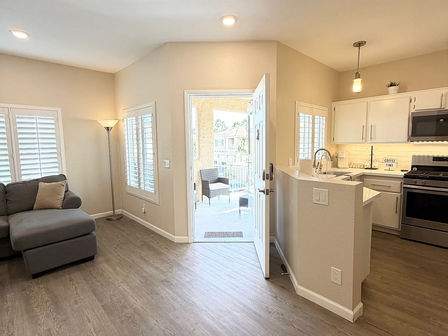 251 S Green Valley Pkwy — Photo 4