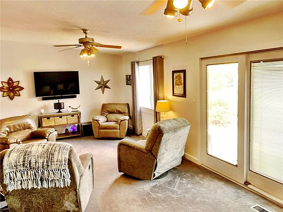 3rd image of 125 Nikki Ct