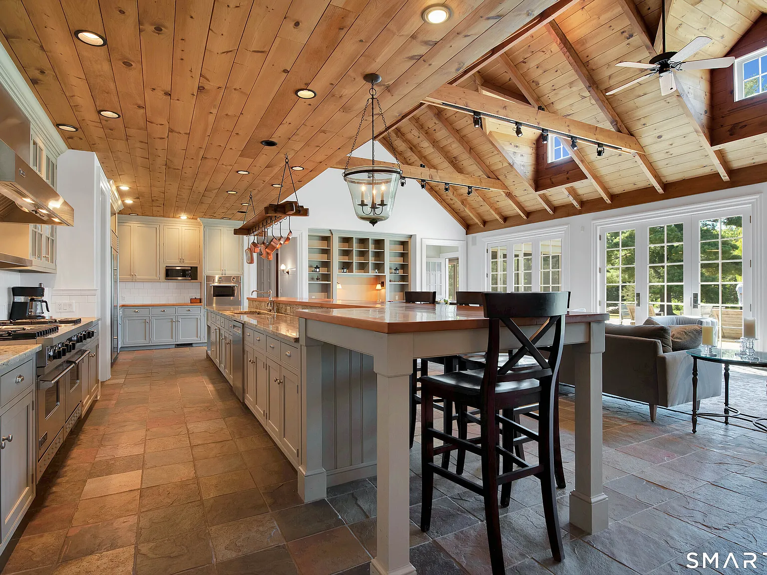 6 bed, 7.0 bath, 10157 sqft, $35,000 — Photo 3