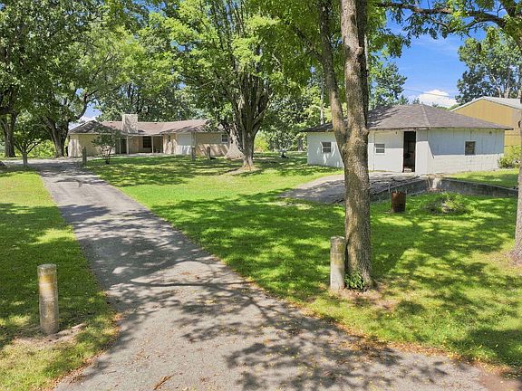 2nd image of 3001 N Weaver Road