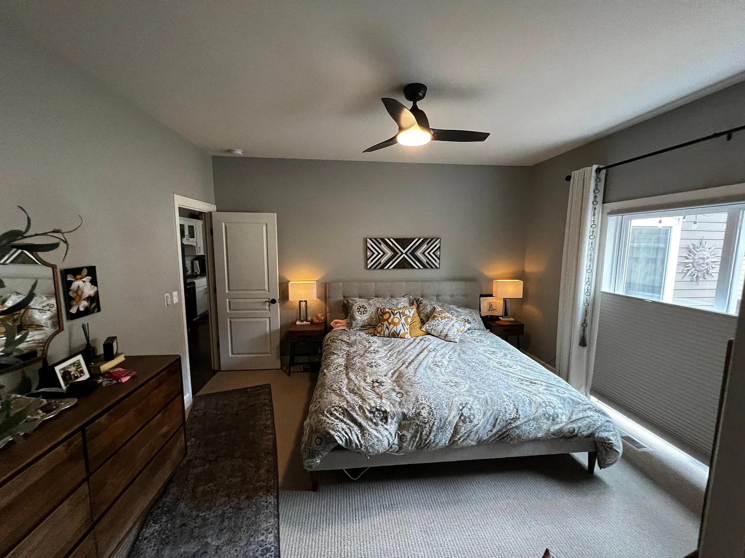 3 bed, 2.5 bath, 2209 sqft, $3,650 — Photo 2