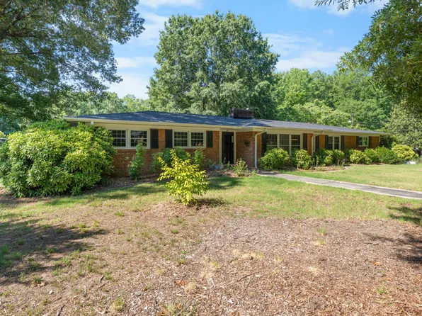 2034 Woodland Ave, Burlington, NC 27215