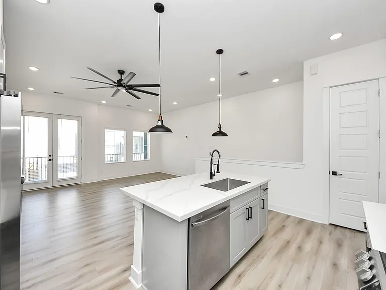 3010 Jensen Springs Ln — Photo 22