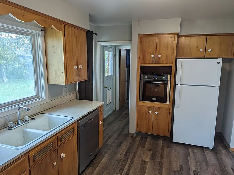 428 Linden Dr — Photo 4
