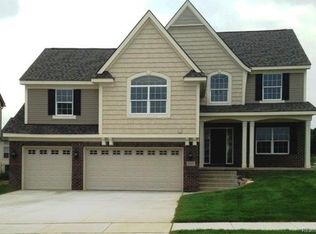 1295 Yosemite Valley Dr, Milford, MI