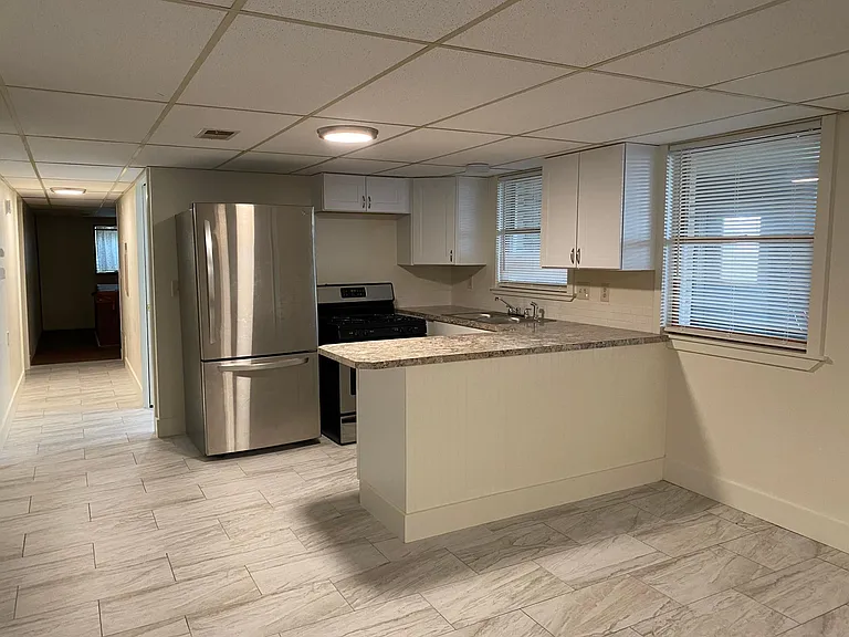 1433 Birch Ave #2 — Photo 6