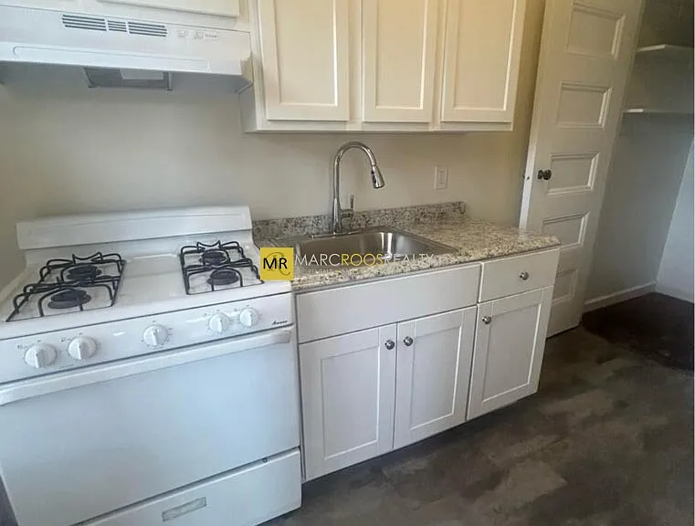 381 Harvard St #206A — Photo 6