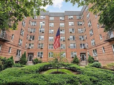 2553 E 7th St APT 2A, Brooklyn, NY, 11235