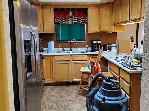 4th image of 943 Clover Ln