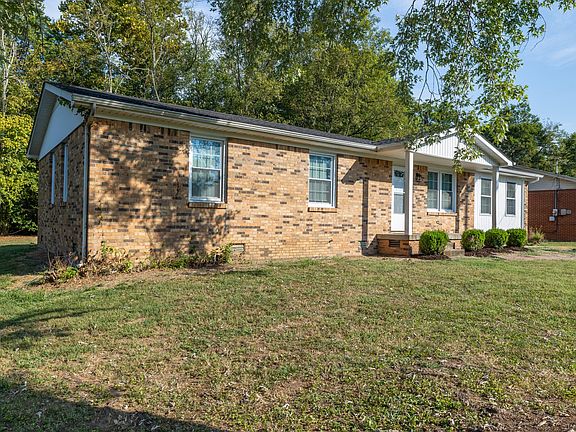 3rd image of 1339 Meadowbrook Dr