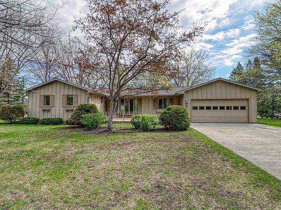 2nd image of 2801 Lakewood Dr