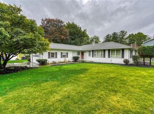 33 Woodcrest Dr, Rochester, NY 14625