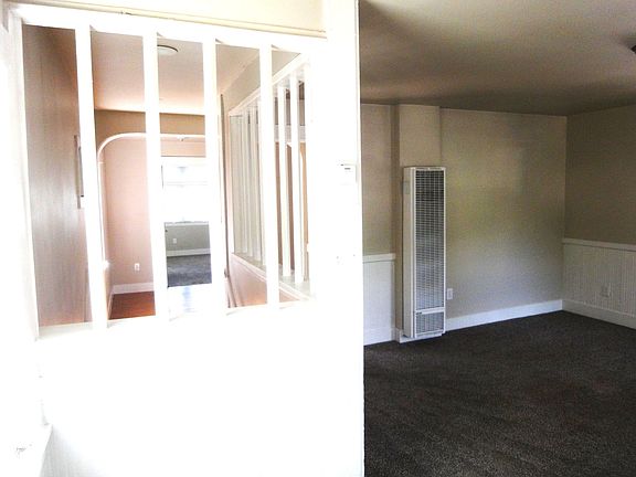 3rd image of 1718 F St APT B