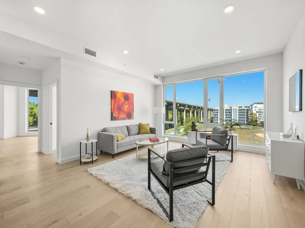 425 3rd Street image 1 of 41