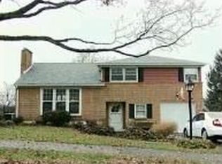 2575 Stanford Dr, York, PA 17402