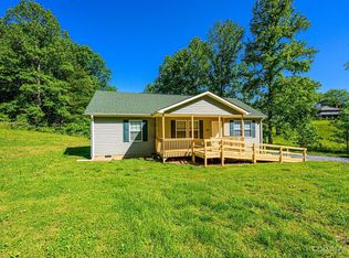 104 Poteat Dr, Morganton, NC 28655