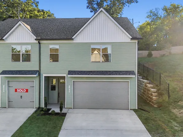 1619 Bennett Village Dr, Maryville, TN 37804